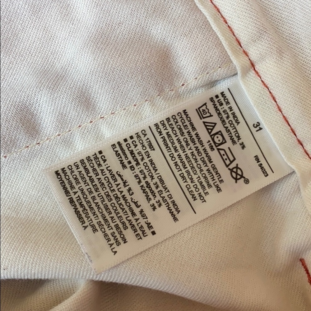 Old NAVY Men’s Salmon Colored Flat Front Shorts - Picture 5 of 5